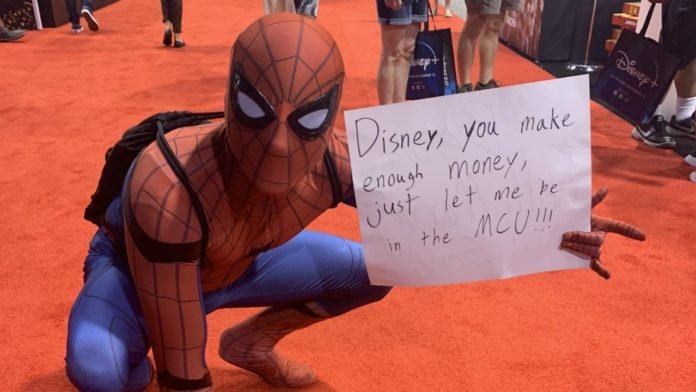 Sony and Disney split 1 fans protesting spider-man's exit from the mcu