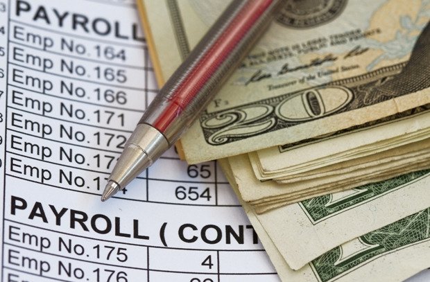 7 Factors to Consider When Choosing Payroll Service Providers