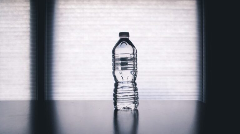 5 Reasons you should only drink from BPA free water bottles